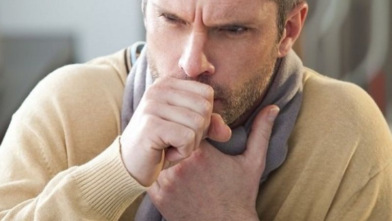 Giải Mã Hiện Tượng Uống Nước Bị Sặc Dưới Góc Nhìn Tâm Linh