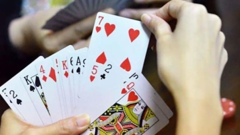 Mơ Thấy Đánh Bài Ăn Tiền Đánh Con Gì?