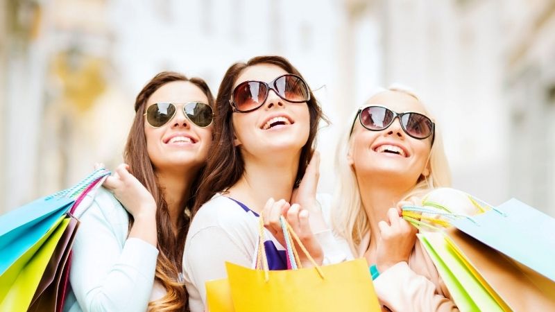 Ý Nghĩa Chung Của Việc Nằm Mơ Thấy Mua Quần Áo