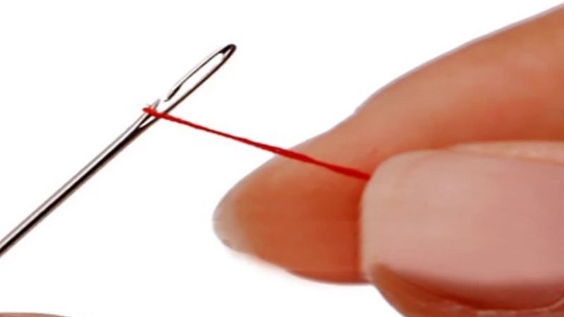 Kim đâm vào tay là điềm gì theo quan niệm dân gian?